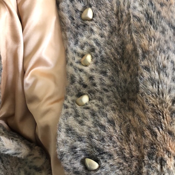 Authentic Saint John Plush Winter Coat - Picture 5 of 7